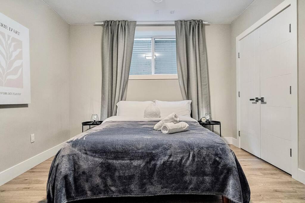Holiday home Luxury Cityscape Retreat With Hot Tub Calgary