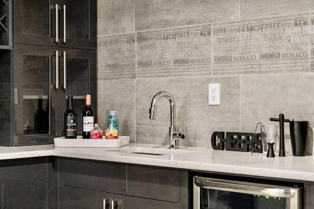 Holiday home Luxury Cityscape Retreat With Hot Tub Calgary