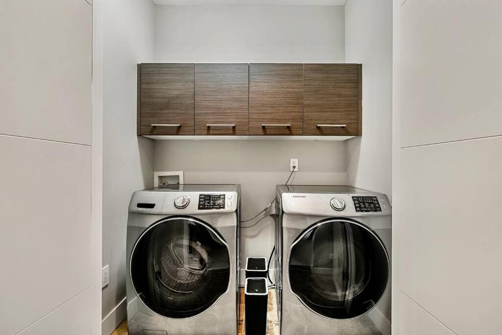Holiday home Luxury Cityscape Retreat With Hot Tub Calgary